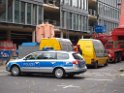 Ausleger vom Mobil Kran abgerissen Koeln Schaafenstr Habsburgering P302